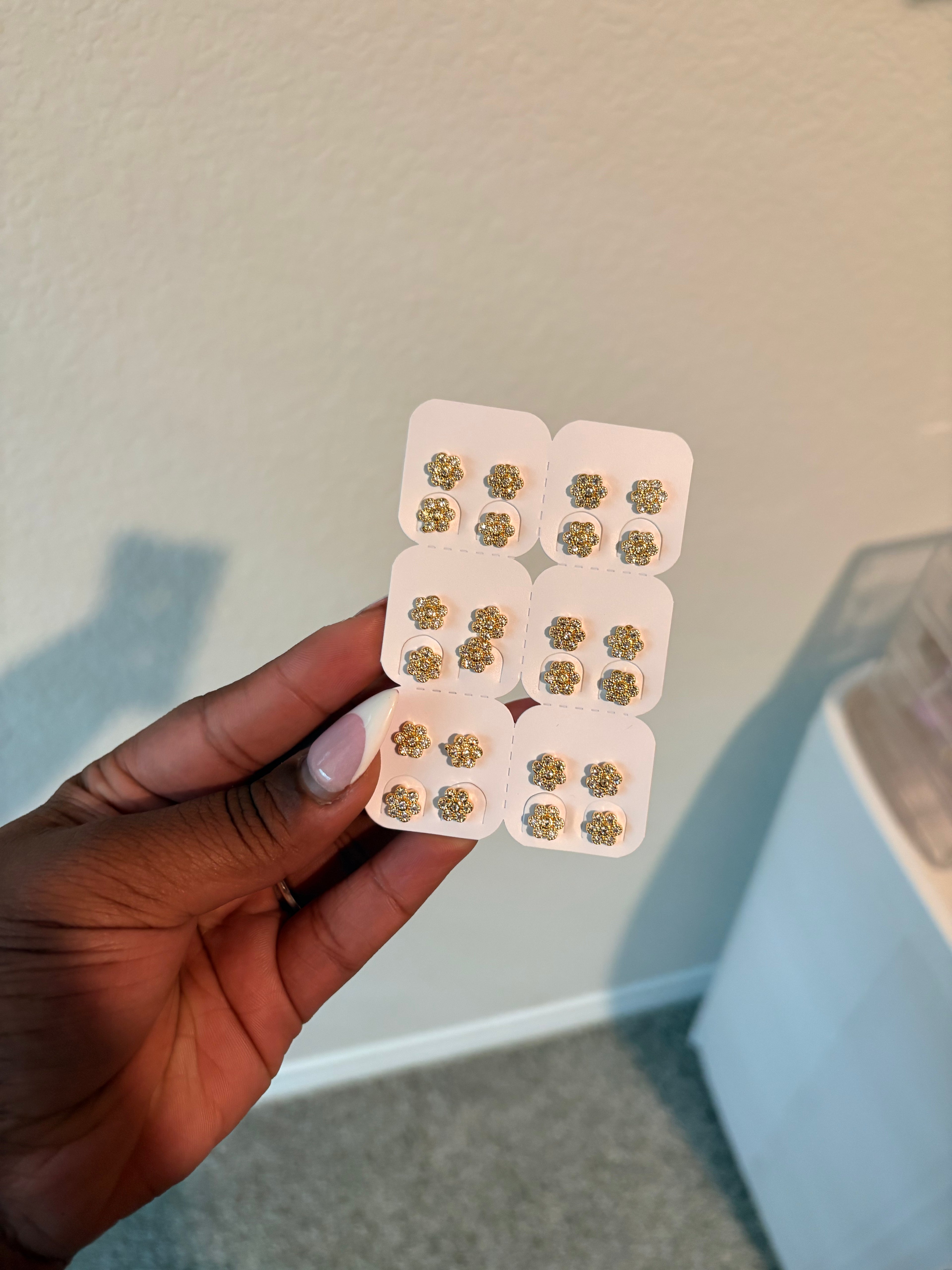 Flower Gold Studs